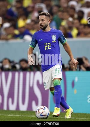 LUSAIL CITY - Everton Ribeiro aus Brasilien während des Gruppenspiels der FIFA Fussball-Weltmeisterschaft Katar 2022 zwischen Kamerun und Brasilien am 2. Dezember 2022 in Lusail City, Katar. ANP | Hollandse Hoogte | MAURICE VAN STEEN Stockfoto