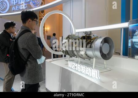 SHANGHAI, CHINA - 24. NOVEMBER 2023 - die China Aviation Development AECC Ausstellungsfläche der ersten Shanghai International Commercial Aerospace Ind Stockfoto