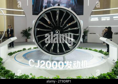 SHANGHAI, CHINA - 24. NOVEMBER 2023 - die China Aviation Development AECC Ausstellungsfläche der ersten Shanghai International Commercial Aerospace Ind Stockfoto