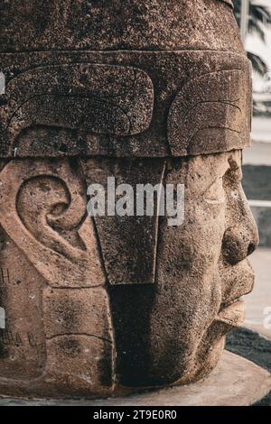 Plaza Banderas, Boca del Río, Veracruz, Mexiko, Leiter einer Olmec-Kultur, Mexiko, 2022 Stockfoto