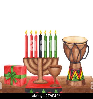 Postkartenvorlage für Kwanzaa. Afroamerikanischer Urlaub. Kinara, sieben brennende Kerzen, rote schwarze grüne Farbe, Tasse, Trommel, Geschenk. Handgezeichnetes Aquarell Stockfoto