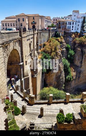 Puente Nuevo in der historischen Altstadt, Route der Weißen Dörfer, Ronda, Spanien Stockfoto