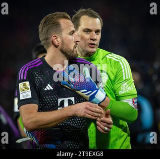 Köln, Deutschland. November 2023. Schlussjubel: Harry Kane (München), Torwart Manuel Neuer (München) 1. FC Köln - FC Bayern München 24.11.2023 Cop Stockfoto