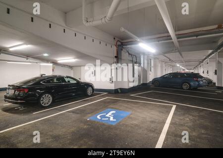 Wien, APCOA Garage Naschmarkt, Renovierung 2023 // Wien, APCOA Naschmarkt Parkplatz Stockfoto