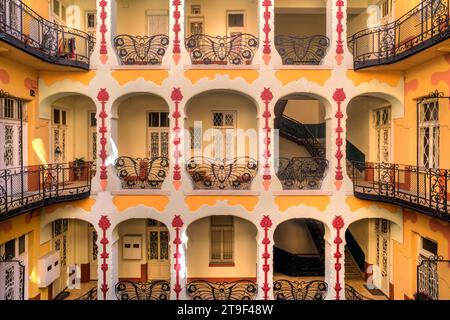 Budapest, Szenes Haus, Wohnhaus Thököly ut 46, István Nagy 1905-1906 // Budapest, Szenes House, Apartmenthaus Thököly ut 46, István Nagy 1905-1906 Stockfoto