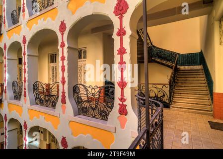 Budapest, Szenes Haus, Wohnhaus Thököly ut 46, István Nagy 1905-1906 // Budapest, Szenes House, Apartmenthaus Thököly ut 46, István Nagy 1905-1906 Stockfoto