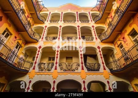 Budapest, Szenes Haus, Wohnhaus Thököly ut 46, István Nagy 1905-1906 // Budapest, Szenes House, Apartmenthaus Thököly ut 46, István Nagy 1905-1906 Stockfoto