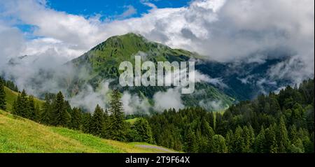 Tolle Bergtour zum Tobermann Gipfel in Vorarlberg Österreich ab Schoppernau Stockfoto