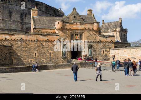 Edinburgh, Schottland, Großbritannien. April 2023. UK. Edinburgh Castle, The Royal Mile, Edinburgh. Stockfoto