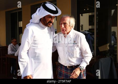 Abu Dhabi, Abu Dhabi. November 2023. (L bis R): Mohammed bin Sulayem (VAE) FIA-Präsident mit Jackie Stewart (GBR). 25.11.2023. Formel-1-Weltmeisterschaft, Rd 23, Grand Prix Von Abu Dhabi, Yas Marina Circuit, Abu Dhabi, Qualifikationstag. Das Foto sollte lauten: XPB/Press Association Images. Quelle: XPB Images Ltd/Alamy Live News Stockfoto