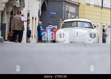 Der Ennstal Classic ist eine der berühmtesten Oldtimer-Rallyes in Österreich und Europa für historische Automobile Stockfoto