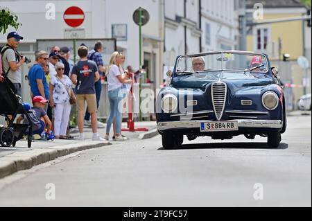 Der Ennstal Classic ist eine der berühmtesten Oldtimer-Rallyes in Österreich und Europa für historische Automobile Stockfoto