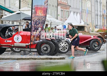 Der Ennstal Classic ist eine der berühmtesten Oldtimer-Rallyes in Österreich und Europa für historische Automobile Stockfoto