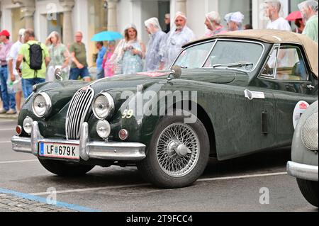 Der Ennstal Classic ist eine der berühmtesten Oldtimer-Rallyes in Österreich und Europa für historische Automobile Stockfoto