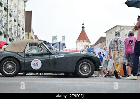 Der Ennstal Classic ist eine der berühmtesten Oldtimer-Rallyes in Österreich und Europa für historische Automobile Stockfoto