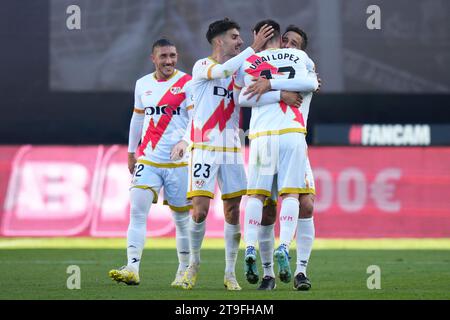 Madrid, Spanien. November 2023. Während des Spiels der La Liga zwischen Rayo Vallecano und dem FC Barcelona spielte er am 25. November im Vallecas Stadion in Madrid, Spanien. (Foto: Cesar Cebolla/PRESSINPHOTO) Credit: PRESSINPHOTO SPORTS AGENCY/Alamy Live News Stockfoto