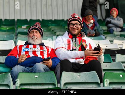 Sunderland Fans vor dem Start beim Sky Bet Championship Match Plymouth Argyle gegen Sunderland im Home Park, Plymouth, Großbritannien, 25. November 2023 (Foto: Stan Kasala/News Images) in, 25.11.2023. (Foto: Stan Kasala/News Images/SIPA USA) Credit: SIPA USA/Alamy Live News Stockfoto