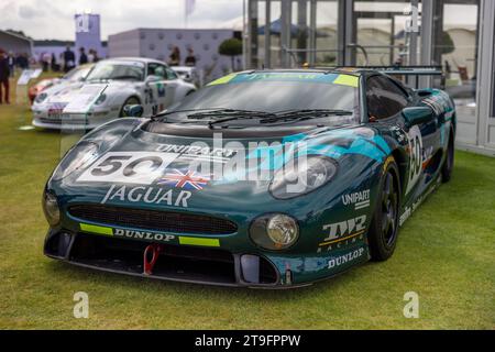 1993 Jaguar XJ220 TWR Le Mans GT, ausgestellt auf der Salon Privé Concours d’Elégance Motorshow im Blenheim Palace. Stockfoto