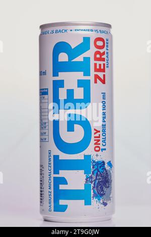 Mansfield, Nottingham, Großbritannien, 24. November 2023: Studio-Produktbild von Tiger Zero Energy Drink. Stockfoto