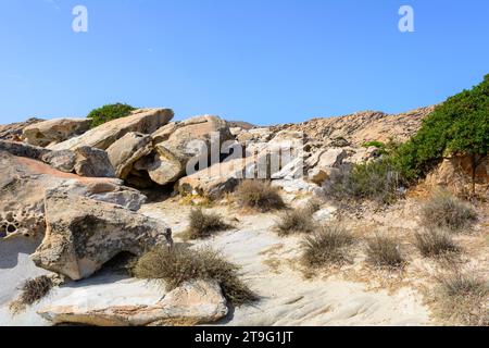 Paros Kolymbithres Strand mit Felsformationen und zerklüfteten Buchten. Paros Insel, Kykladen, Griechenland Stockfoto