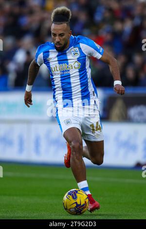 Huddersfield, Großbritannien. November 2023. Sorba Thomas #14 von Huddersfield Town auf dem Ball während des Sky Bet Championship Matches Huddersfield Town gegen Southampton im John Smith's Stadium, Huddersfield, Vereinigtes Königreich, 25. November 2023 (Foto: James Heaton/News Images) in Huddersfield, Vereinigtes Königreich am 25. November 2023. (Foto: James Heaton/News Images/SIPA USA) Credit: SIPA USA/Alamy Live News Stockfoto