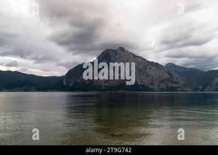 Traunstein, 1691 m ü. M. Hochberg über dem Traunsee in Altmünster am Traunsee, Salzkammergut, Oberösterreich, Österreich © Wojcie Stockfoto