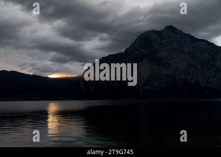 Traunstein, 1691 m ü. M. Hochberg über dem Traunsee in Altmünster am Traunsee, Salzkammergut, Oberösterreich, Österreich © Wojcie Stockfoto