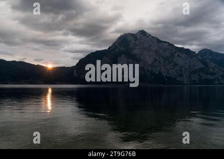 Traunstein, 1691 m ü. M. Hochberg über dem Traunsee in Altmünster am Traunsee, Salzkammergut, Oberösterreich, Österreich © Wojcie Stockfoto