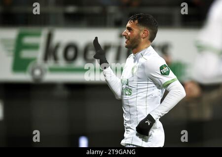 ROTTERDAM - Santiago Gimenez aus Feyenoord feiert das 2-4 während des niederländischen Eredivisie-Spiels zwischen Excelsior Rotterdam und Feyenoord im Van Donge & de Roo Stadium am 25. November 2023 in Rotterdam, Niederlande. ANP MAURICE VAN STEEN Stockfoto