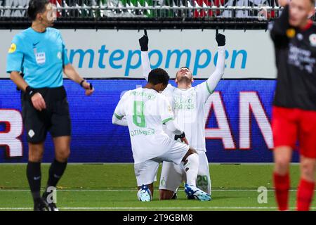 ROTTERDAM, NIEDERLANDE - 25. NOVEMBER: Santiago Gimenez (Feyenoord Rotterdam) erzielt 2-4 beim Eredivisie-Spiel von Excelsior und Feyenoord AT Stockfoto