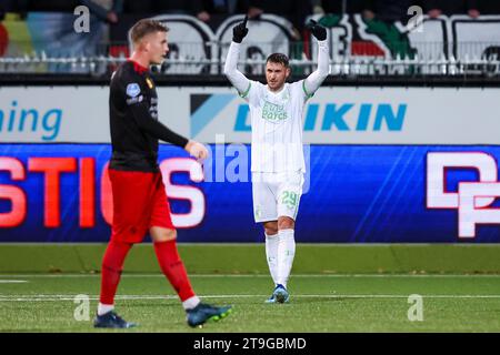 ROTTERDAM, NIEDERLANDE - 25. NOVEMBER: Santiago Gimenez (Feyenoord Rotterdam) erzielt 2-4 beim Eredivisie-Spiel von Excelsior und Feyenoord AT Stockfoto