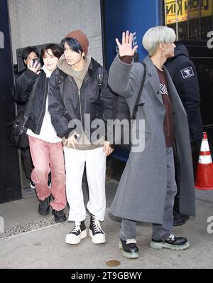 NEW YORK, NY: Enhypen wurde am 24. November 2023 bei Good Morning America in New York City gesehen. Copyright: XRWx Credit: Imago/Alamy Live News Stockfoto