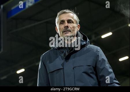 HEERENVEEN - Trainer Kees van Wonderen beim niederländischen Eredivisie-Spiel zwischen dem SC Heerenveen und Fortuna Sittard im Abe Lenstra Stadium am 25. November 2023 in Heerenveen, Niederlande. ANP COR LASKER Stockfoto