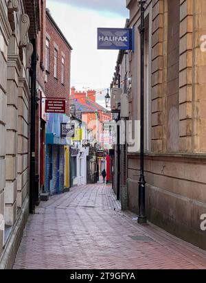 Blick auf die Bank Street in Wrexham, North Wales, Großbritannien Stockfoto