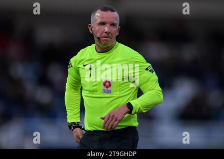 Match-Schiedsrichter Steven Copeland während des Vanarama National League-Spiels zwischen Hartlepool United und Bromley im Victoria Park, Hartlepool am Samstag, den 25. November 2023. (Foto: Scott Llewellyn | MI News) Credit: MI News & Sport /Alamy Live News Stockfoto