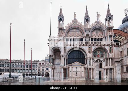 Venedig, Italien - 9. November 2023: St. Markusbasilika (Markusbasilika) Stockfoto