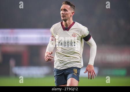 Enschede, Niederlande. November 2023. ENSCHEDE, NIEDERLANDE - 25. NOVEMBER: Luuk de Jong von PSV während des niederländischen Eredivisie-Spiels zwischen FC Twente und PSV am 25. November 2023 in de Grolsch Veste in Enschede, Niederlande (Foto: Rene Nijhuis/Orange Pictures) Credit: Orange Pics BV/Alamy Live News Stockfoto