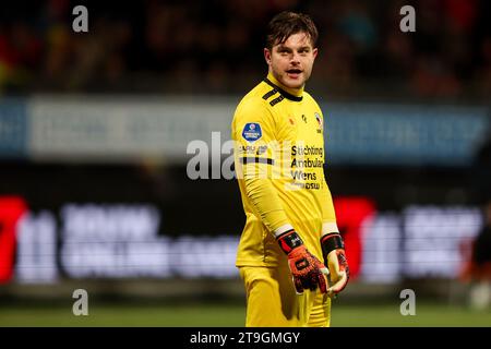 Rotterdam, Niederlande. November 2023. ROTTERDAM, NIEDERLANDE - 25. NOVEMBER: Torhüter Justin Bijlow von Feyenoord sieht beim niederländischen Eredivisie-Spiel zwischen Excelsior Rotterdam und Feyenoord im Van Donge & de Roo Stadion am 25. November 2023 in Rotterdam an. (Foto von Hans van der Valk/Orange Pictures) Credit: Orange Pics BV/Alamy Live News Stockfoto