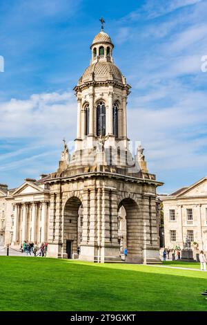 Das Campanile wurde Mitte des 19. Jahrhunderts von Sir Charles Lanyon auf dem Campus des Trinity College im Stadtzentrum von Dublin, Irland, erbaut Stockfoto