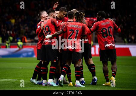 Mailand, Italien. 25. November 2023. Während des Fußballspiels der Serie A zwischen AC Milan und ACF Fiorentina. Quelle: Nicolò Campo/Alamy Live News Stockfoto