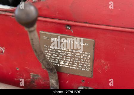 Clive Lones Morgan, Inhaber von 37 Weltrekorden und fuhr zwischen 1929 und 1935 auf der Brooklands-Strecke. Ausgestellt im Brooklands Museum, Weybridge, Surrey, Großbritannien Stockfoto