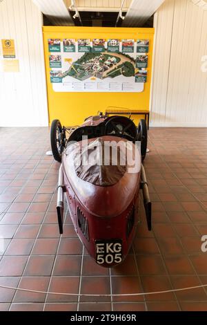 Clive Lones Morgan, Inhaber von 37 Weltrekorden und fuhr zwischen 1929 und 1935 auf der Brooklands-Strecke. Ausgestellt im Brooklands Museum, Weybridge, Surrey, Großbritannien Stockfoto