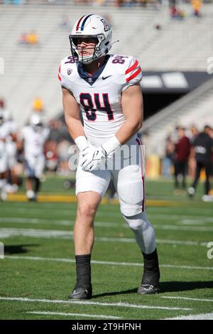 Tempe, Arizona, USA. November 2023. Tight End Tanner McLachlan (84) von den Arizona Wildcats vor dem NCAA-Fußballspiel zwischen der University of Arizona und der Arizona State University im Mountain America Stadium in Tempe, Arizona. Michael Cazares/CSM/Alamy Live News Stockfoto