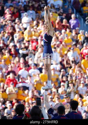 Tempe, Arizona, USA. November 2023. Arizona Wildcats Cheerleader während des NCAA-Fußballspiels zwischen der University of Arizona und der Arizona State University im Mountain America Stadium in Tempe, Arizona. Michael Cazares/CSM/Alamy Live News Stockfoto