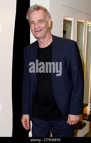 Heinrich Schafmeister bei der Verleihung des 18. Deutscher Theaterpreis der Faust 2023 im Thalia Theater. Hamburg, 25.11.2023 *** Heinrich Schafmeister bei der Verleihung des 18 Deutschen Theaterpreises Faust 2023 am Thalia Theater Hamburg, 25 11 2023 Foto:xH.xHartmannx/xFuturexImagex faust 3156 Credit: Imago/Alamy Live News Stockfoto