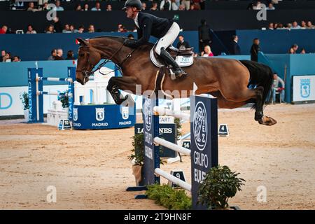 IFEMA, Madrid, Spanien. November 2023. Madrid Horse Week 2023, CSI 5*- B - 150 cm, ESTRELLA DAMM TROPHÄE. Niels BRUYNSEELS (BEL) im Bild. Madrid, Spanien. Quelle: EnriquePSans/Alamy Live News Stockfoto