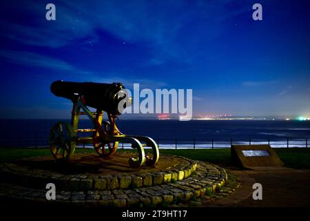 Hartlepool, Großbritannien. November 2023. Der klare Sternenhimmel führte heute Abend zu einer atemberaubenden Aussicht auf das Headland, Hartlepool an der Nordostküste. Quelle: Teesside Snapper/Alamy Live News. Stockfoto