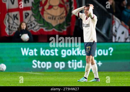 Enschede, Niederlande. November 2023. ENSCHEDE, NIEDERLANDE - 25. NOVEMBER: Hirving Lozano von PSV reagiert während des niederländischen Eredivisie-Spiels zwischen FC Twente und PSV am 25. November 2023 in de Grolsch Veste in Enschede (Niederlande) (Foto: Joris Verwijst/Orange Pictures) Credit: Orange Pics BV/Alamy Live News Stockfoto