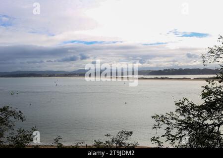 Santander, Kantabrien, Spanien. November 2023. Santander, Spanien, 25. November 2023: Blick auf den Arenal del Puntal während des täglichen Lebens in Santander, am 25. November 2023, in Santander, Spanien. (Kreditbild: © Alberto Brevers/Pacific Press via ZUMA Press Wire) NUR REDAKTIONELLE VERWENDUNG! Nicht für kommerzielle ZWECKE! Stockfoto