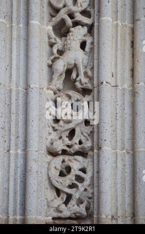 Coria Kathedrale unserer Lieben Frau von Assumption, Caceres, Spanien. Tiermotive Dekoration an der Tür Stockfoto